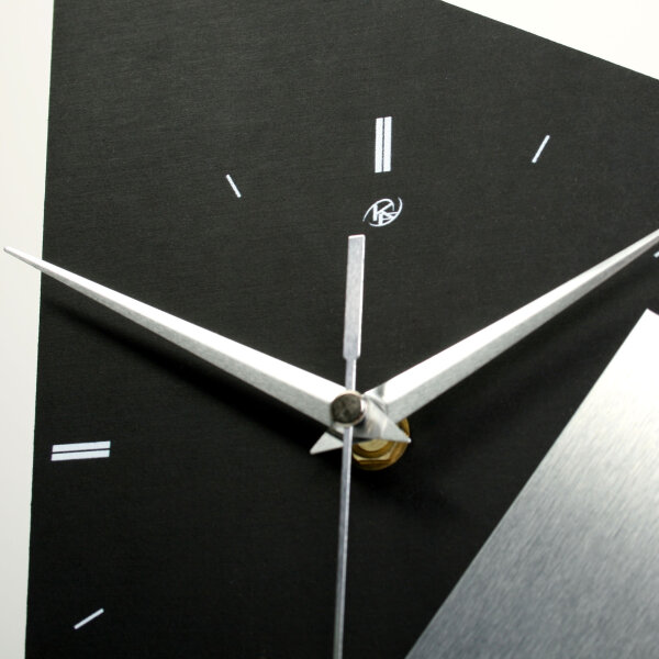 Arrow – Designer-Standuhr aus MDF mit Alu, Echtholz oder Steinfurnier