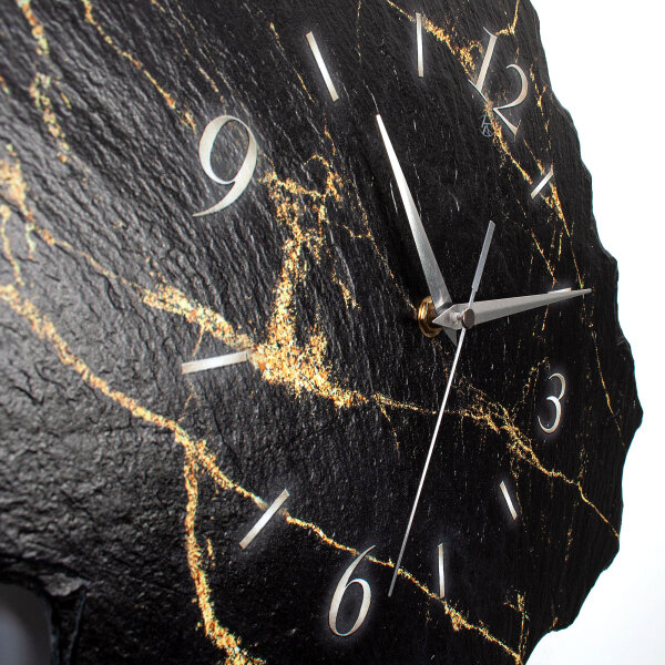 Black & Gold Design-Wanduhr aus Steinguss mit leisem Uhrwerk