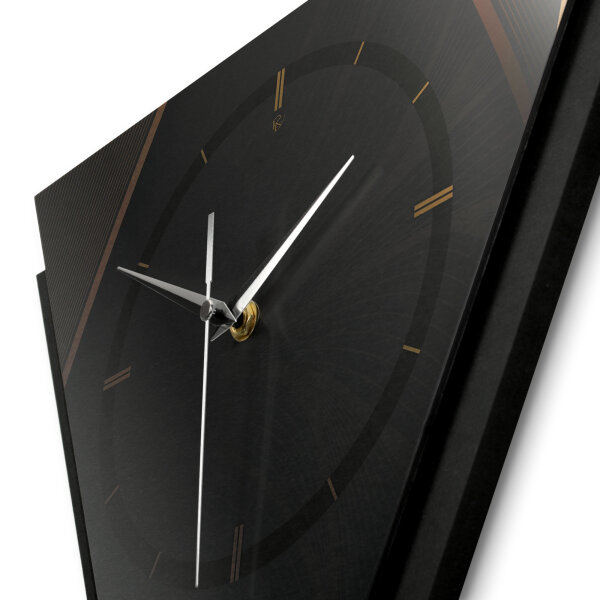 Dark Elegance – Triora Metallic Wanduhr aus Alu & MDF