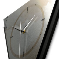 Abstract Elegance – Triora Metallic Wanduhr aus Alu & MDF