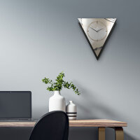 Abstract Elegance – Triora Metallic Wanduhr aus Alu & MDF