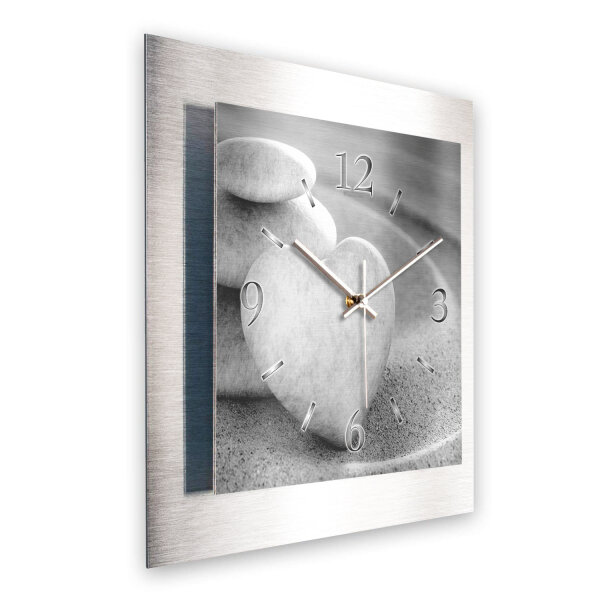 Steinherz – 3D Design-Wanduhr mit silbernem Alu-Rahmen