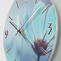 Blaue Blüten Design-Wanduhr aus Steinguss mit leisem Uhrwerk