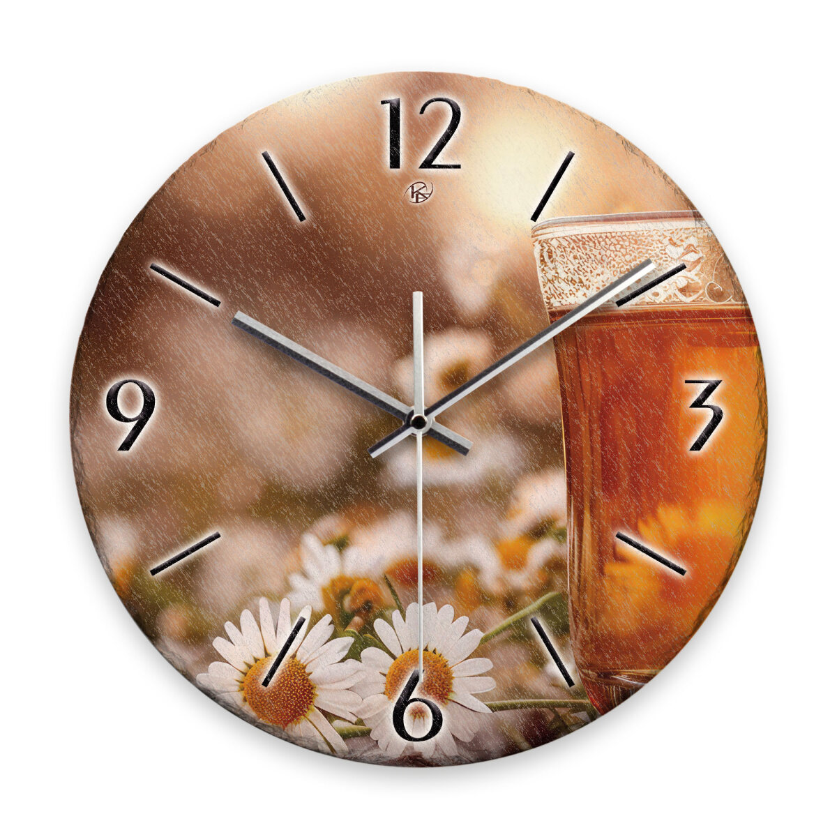 Kamille Design-Wanduhr aus Steinguss mit leisem Uhrwerk