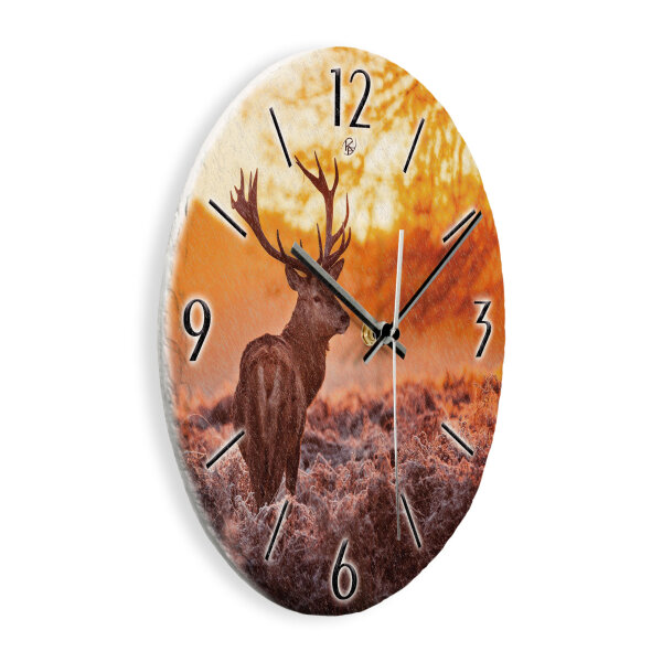 Hirsch Design-Wanduhr aus Steinguss mit leisem Uhrwerk