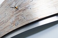 Stone – gewölbte 3D-Wanduhr mit silbernem Alu-Rahmen