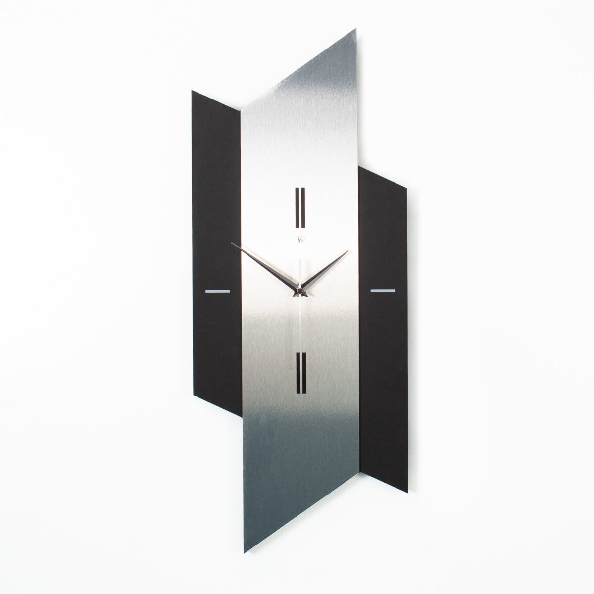 Diamond – Designer-Wanduhr aus MDF mit Alu, Echtholz oder Steinfurnier