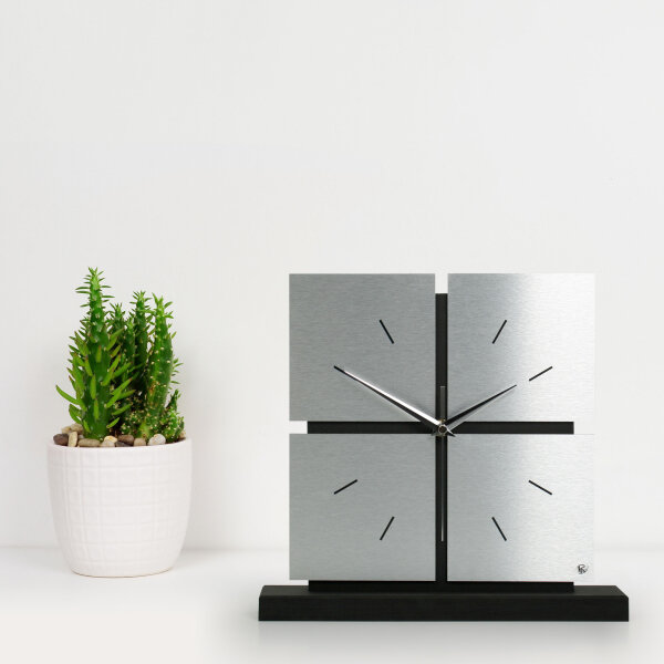 Squares – Designer-Standuhr aus MDF mit Alu, Echtholz oder Steinfurnier