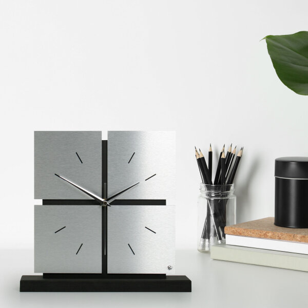 Squares – Designer-Standuhr aus MDF mit Alu, Echtholz oder Steinfurnier