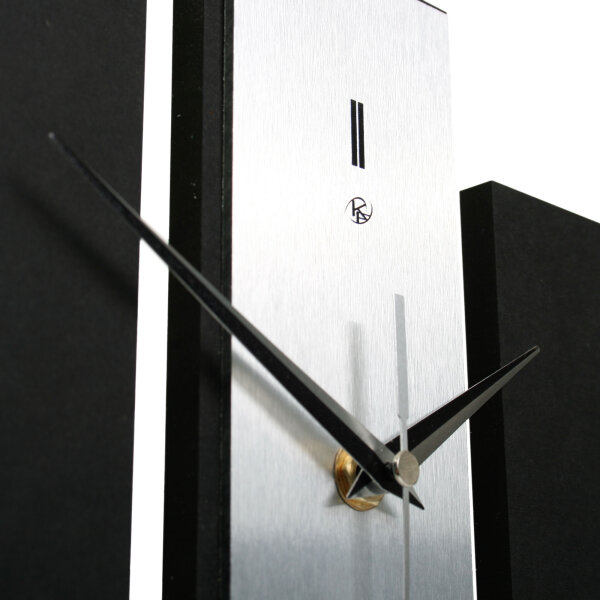 Designer-Standuhr „Stairs“ aus Holz – schwarze Tischuhr in modernem Metallic-Look ohne Ticken