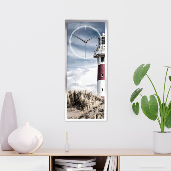 Leuchtturm – 3D Design-Wanduhr mit silbernem Alu-Rahmen