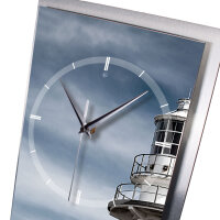 Leuchtturm – 3D Design-Wanduhr mit silbernem Alu-Rahmen