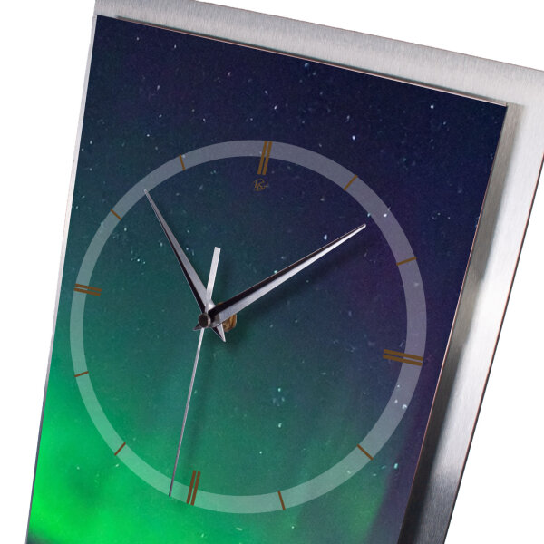Polarlichter – 3D Design-Wanduhr mit silbernem Alu-Rahmen