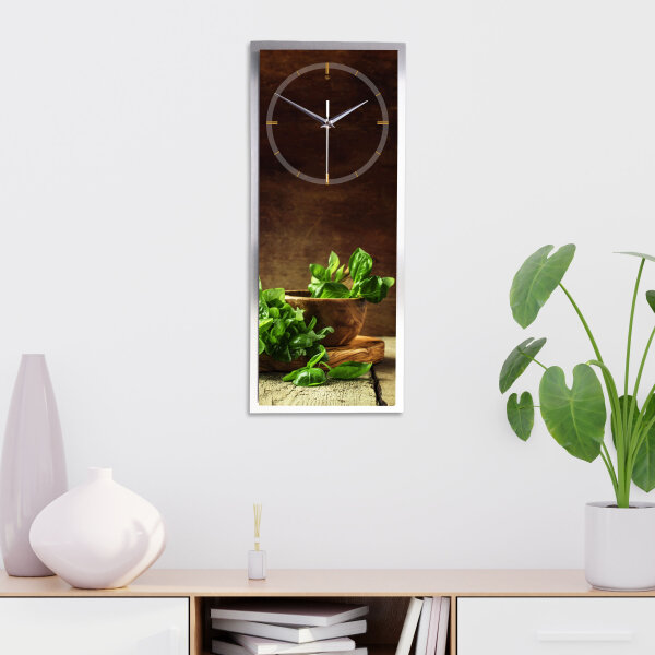 Kräuter Basilikum – 3D Design-Wanduhr mit silbernem Alu-Rahmen