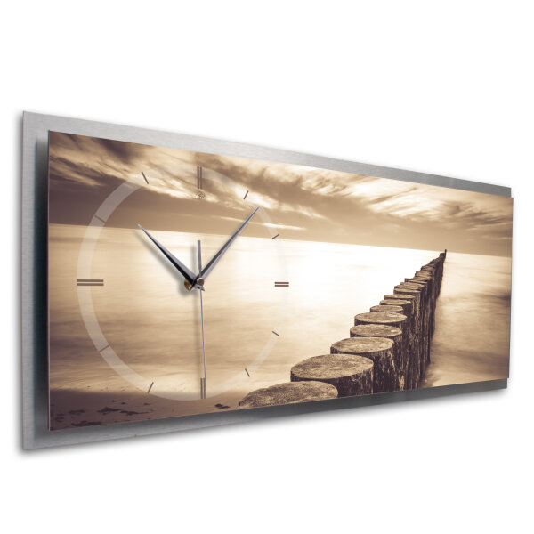 Chill Out Steg – 3D Design-Wanduhr mit silbernem Alu-Rahmen
