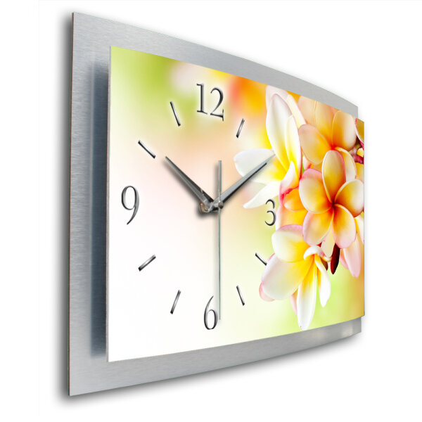 White-Flower – gewölbte 3D-Wanduhr mit silbernem Alu-Rahmen