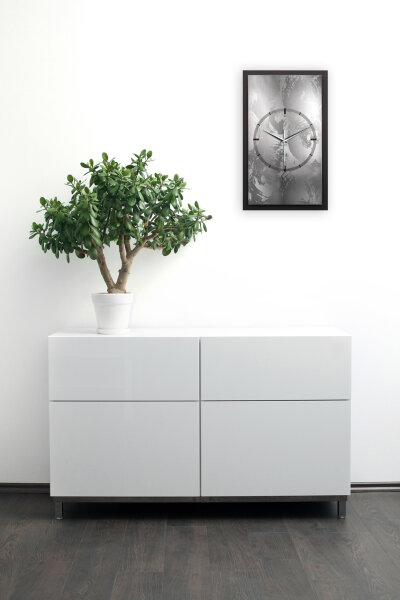 Silver Swirl – Vertora Metallic Wanduhr aus Alu & MDF