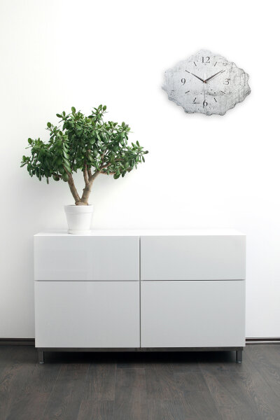 White Design-Wanduhr aus Steinguss mit leisem Uhrwerk