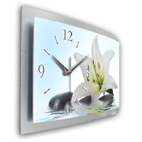 Weiße Lilie – gewölbte 3D-Wanduhr mit silbernem Alu-Rahmen