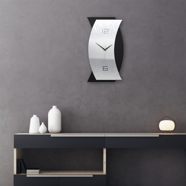 Silver Light – Curvona Metallic Wanduhr aus Alu & MDF