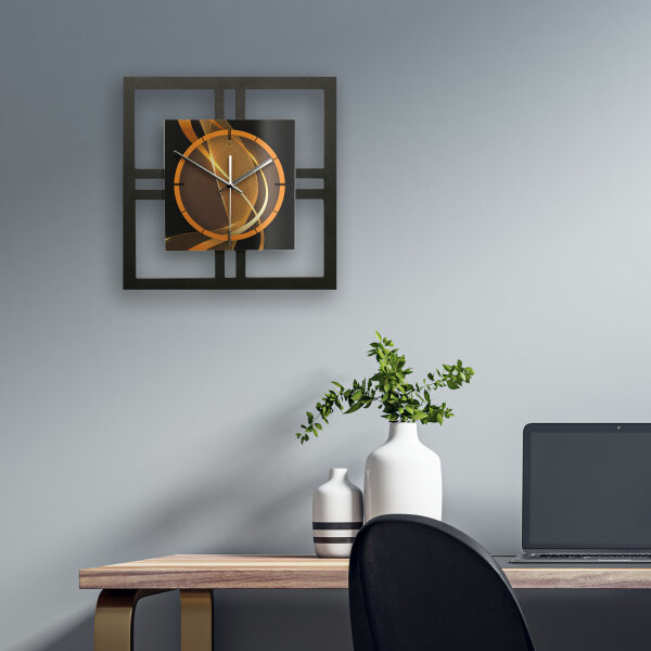 Dynamic – Quadria Metallic Wanduhr aus Alu & MDF