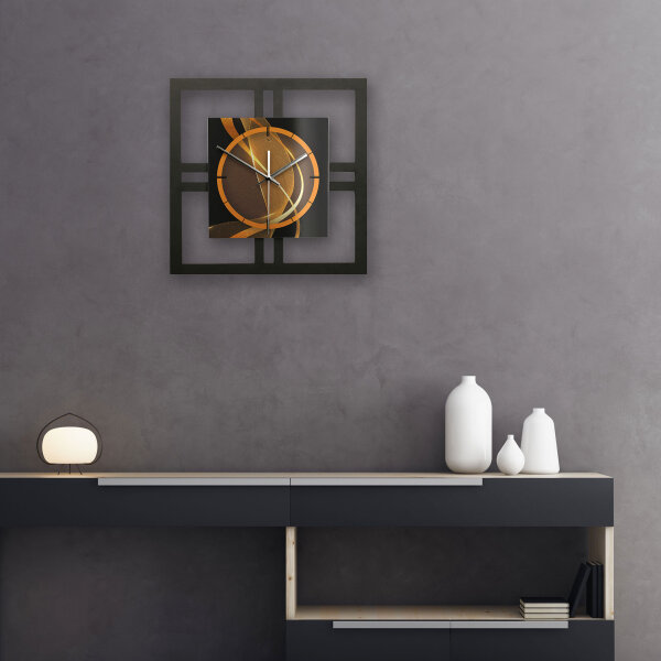 Dynamic – Quadria Metallic Wanduhr aus Alu & MDF